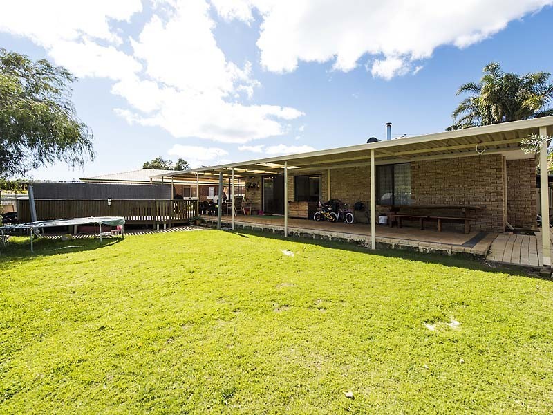 49 Carina Circle, Halls Head WA 6210