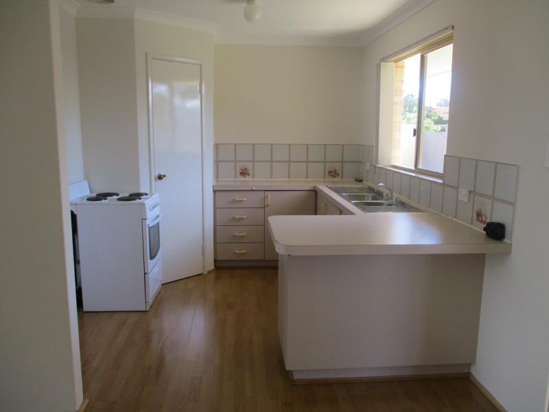 1/17 Balmoral Parade, Halls Head WA 6210