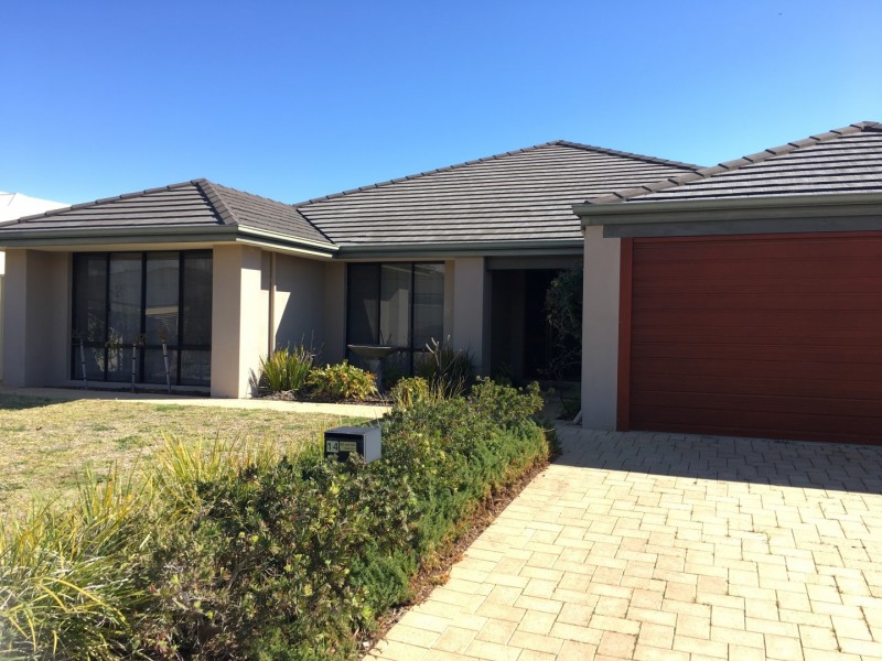 14 Tandure Heights, Lakelands WA 6180