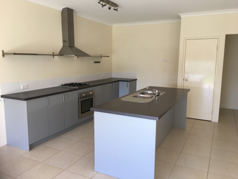 14 Tandure Heights, Lakelands WA 6180