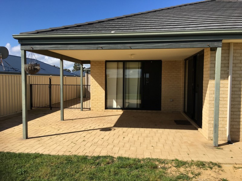 14 Tandure Heights, Lakelands WA 6180