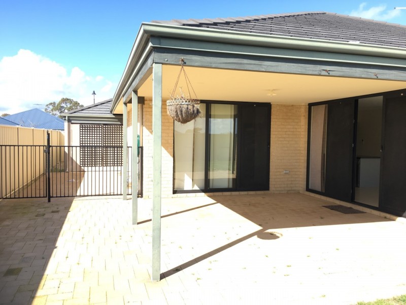 14 Tandure Heights, Lakelands WA 6180