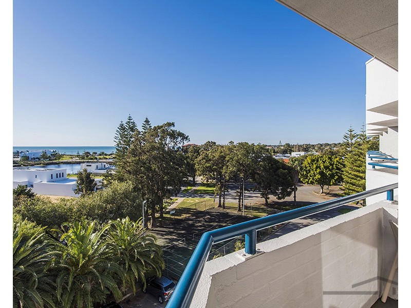 82/65 Ormsby Terrace, Mandurah WA 6210 CENTURY 21 Coast Realty
