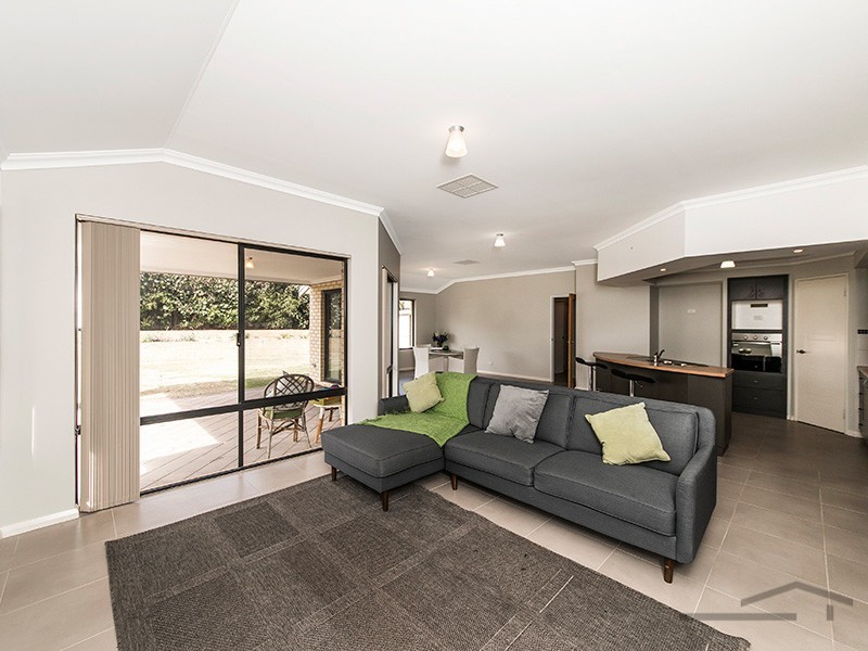 9 Scarab Court, Halls Head WA 6210