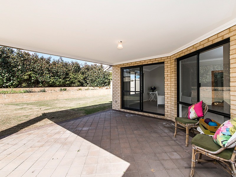 9 Scarab Court, Halls Head WA 6210