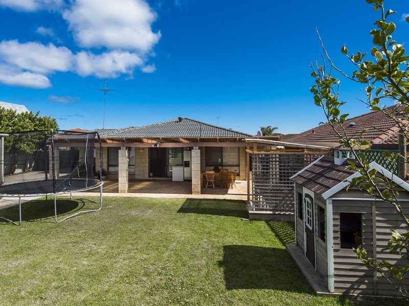 182 McLarty Road, Halls Head WA 6210