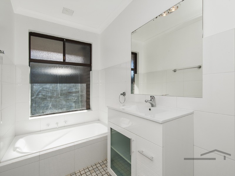 182 McLarty Road, Halls Head WA 6210