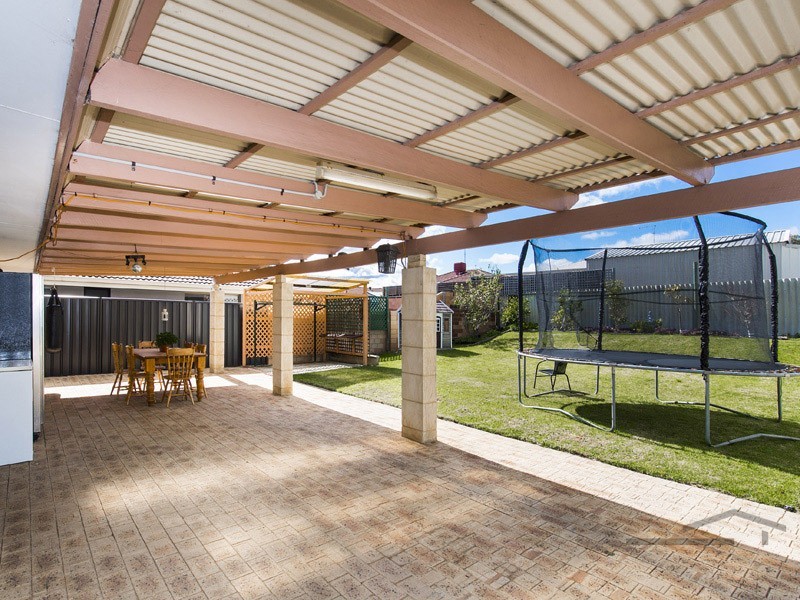 182 McLarty Road, Halls Head WA 6210