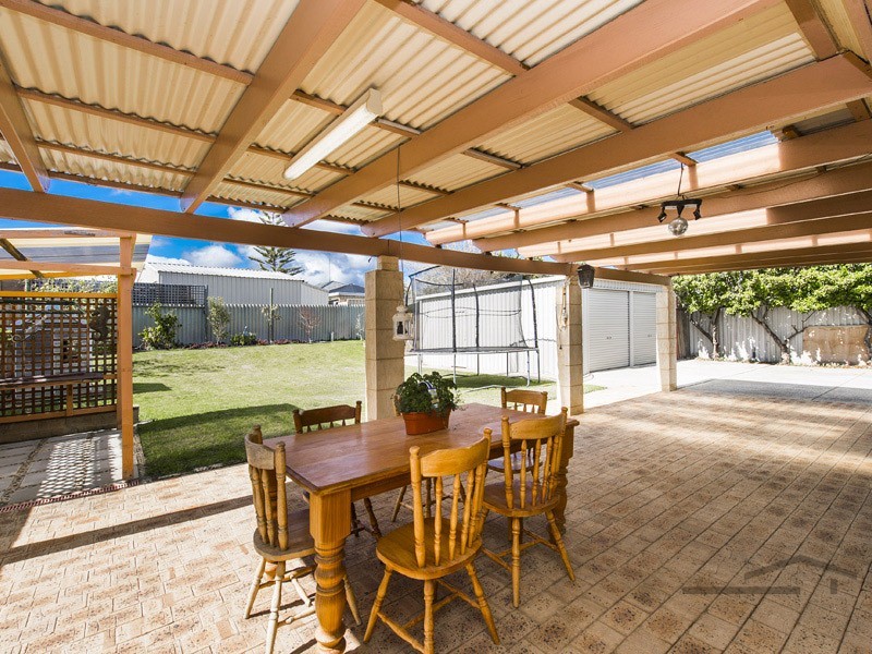 182 McLarty Road, Halls Head WA 6210