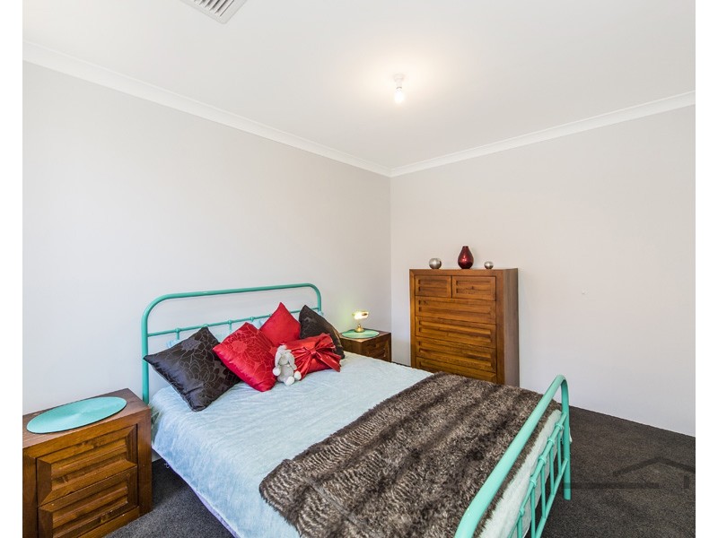 12 Lomatia Ramble, Halls Head WA 6210