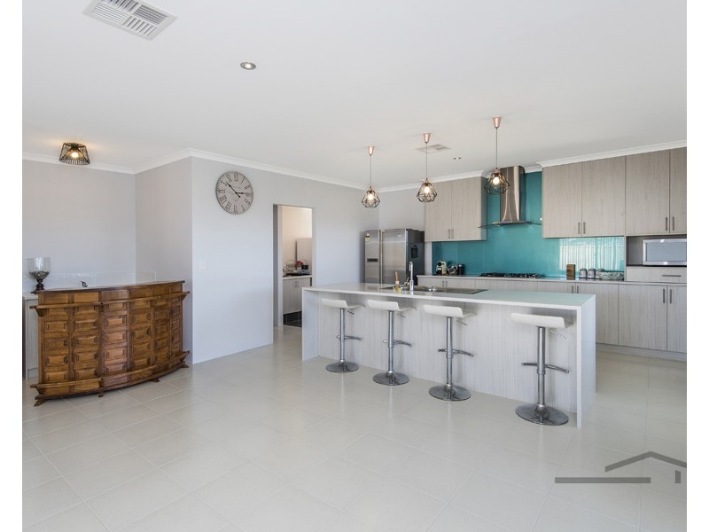 12 Lomatia Ramble, Halls Head WA 6210
