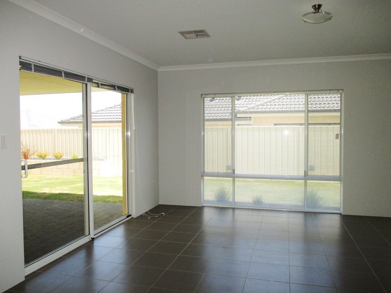 28 Eleanore Drive, Madora Bay WA 6210