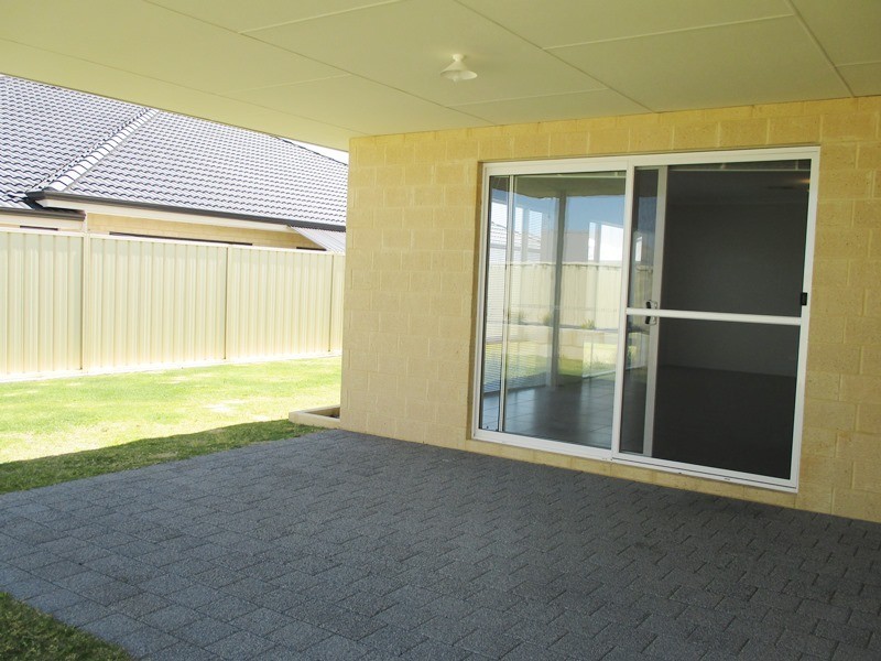 28 Eleanore Drive, Madora Bay WA 6210