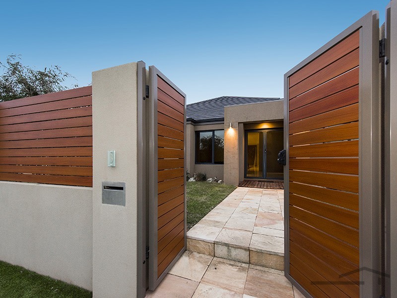 3 Wombarra Street, Secret Harbour WA 6173