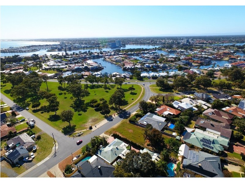 106 McLarty Road, Halls Head WA 6210