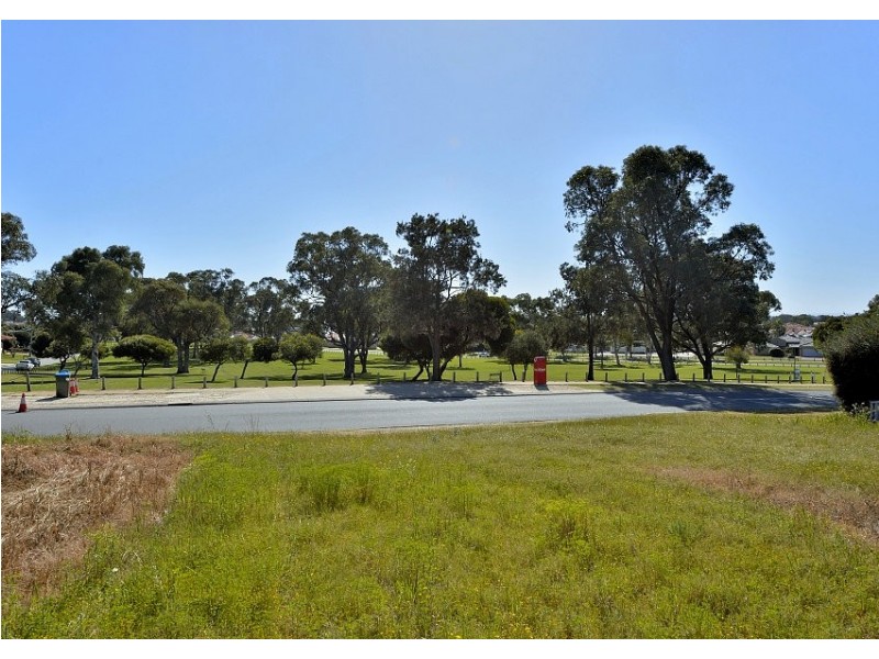 106 McLarty Road, Halls Head WA 6210