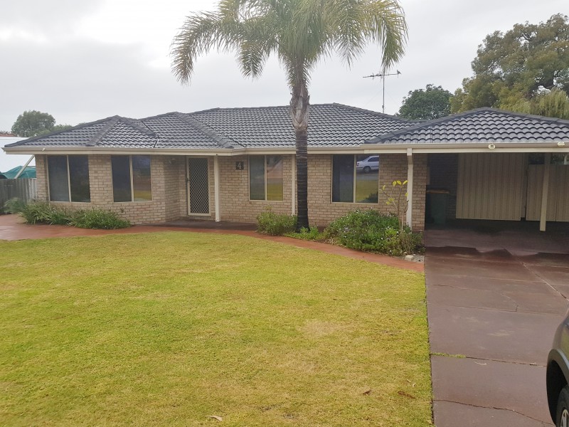 4 Honeysuckle Ramble, Halls Head WA 6210