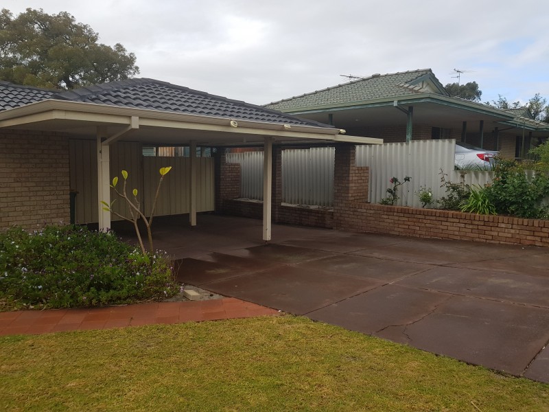 4 Honeysuckle Ramble, Halls Head WA 6210