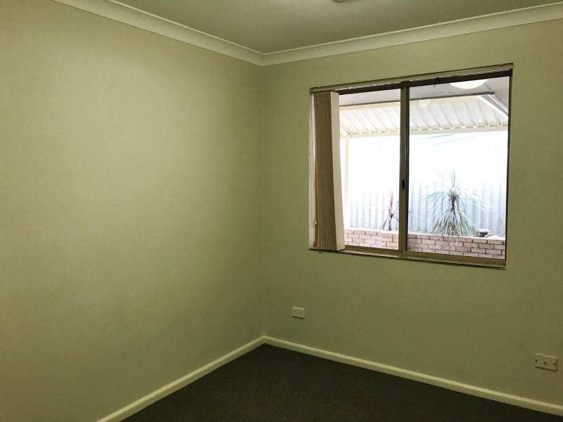 4 Honeysuckle Ramble, Halls Head WA 6210