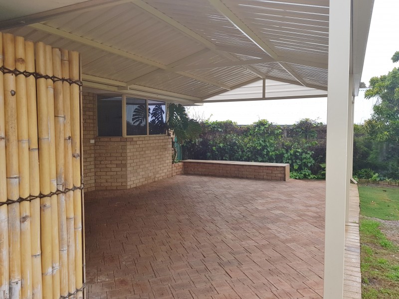 4 Honeysuckle Ramble, Halls Head WA 6210