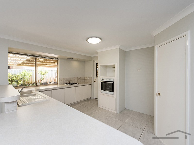 18 Staunton Rise, Halls Head WA 6210