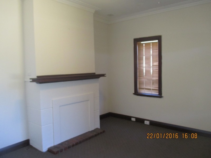 8 Service Street, Mandurah WA 6210