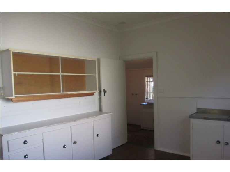 8 Service Street, Mandurah WA 6210