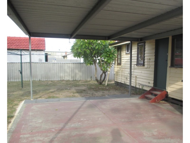 8 Service Street, Mandurah WA 6210