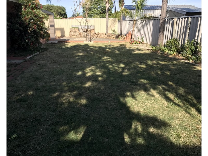 5 St Laurent Close, Greenfields WA 6210