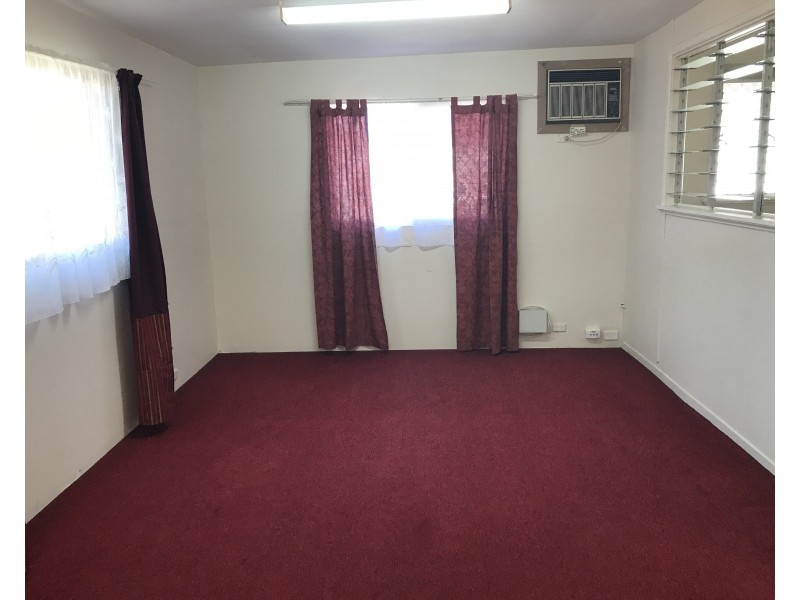 12 Loxton Street, Dudley Park WA 6210