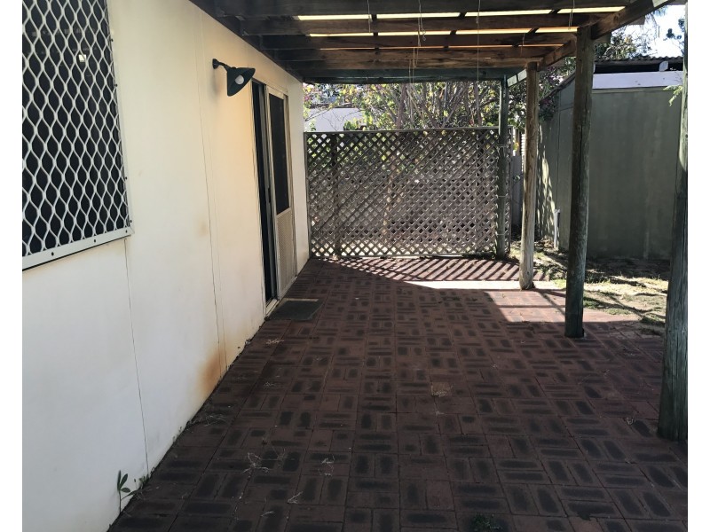 12 Loxton Street, Dudley Park WA 6210