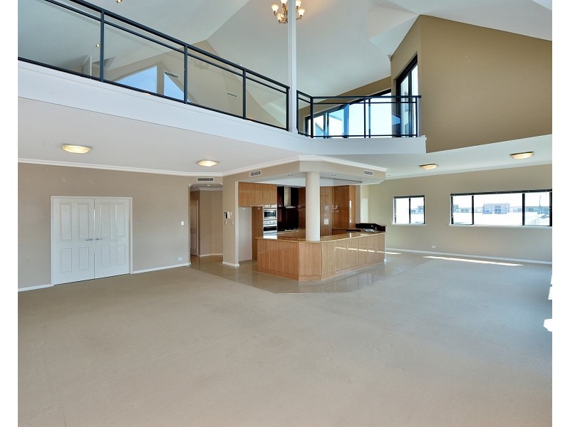 4/1 Florian Mews, Mandurah WA 6210