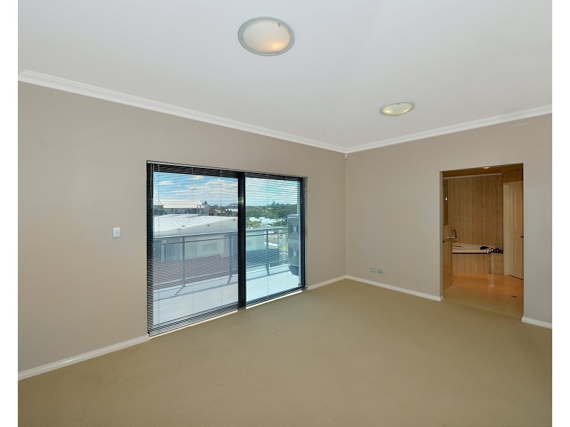 4/1 Florian Mews, Mandurah WA 6210