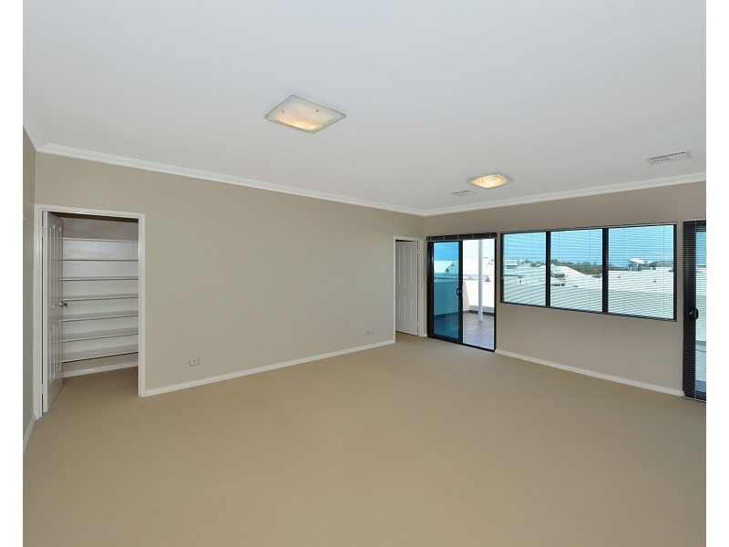 4/1 Florian Mews, Mandurah WA 6210