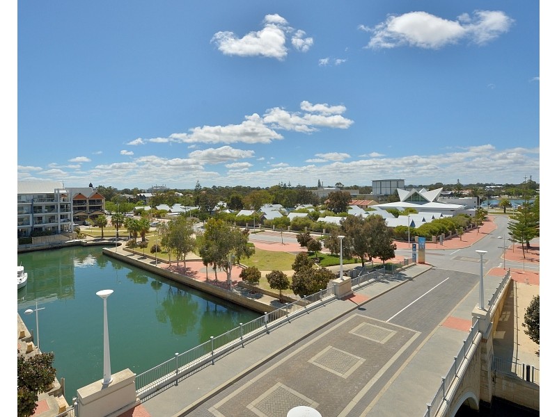 4/1 Florian Mews, Mandurah WA 6210