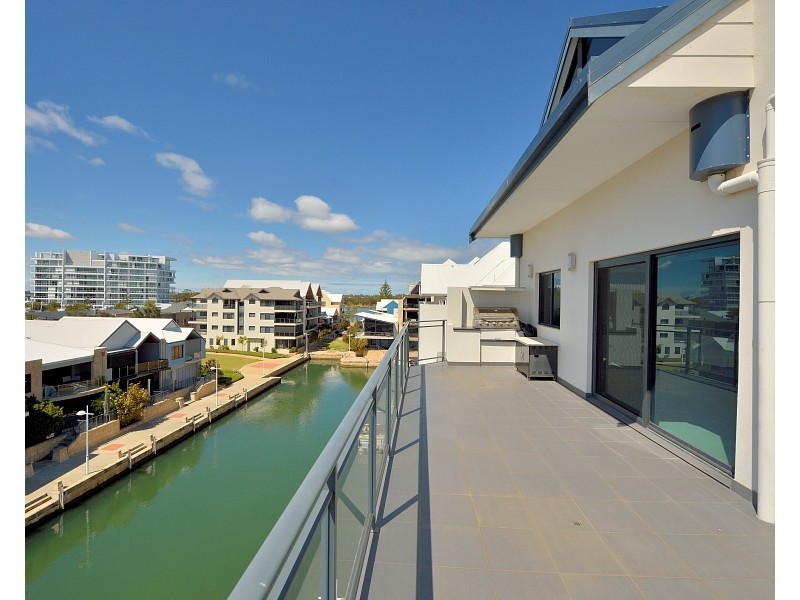 4/1 Florian Mews, Mandurah WA 6210