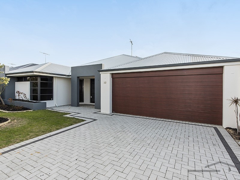 32 Seascapes Boulevard, Halls Head WA 6210