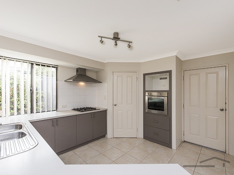 32 Seascapes Boulevard, Halls Head WA 6210