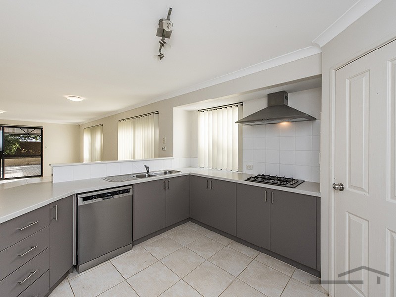 32 Seascapes Boulevard, Halls Head WA 6210