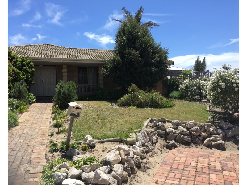 4 Hickory Court, Halls Head WA 6210