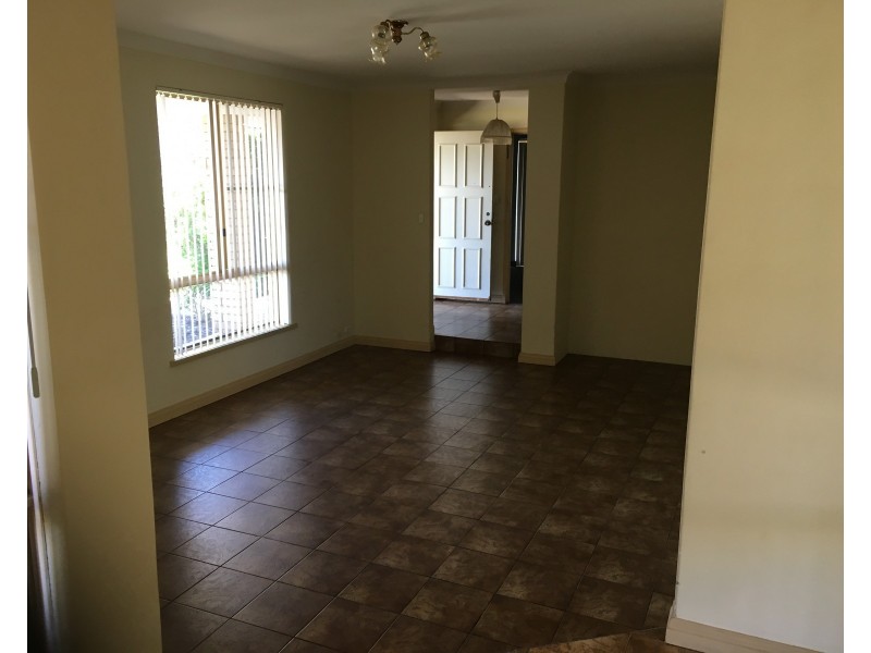 4 Hickory Court, Halls Head WA 6210