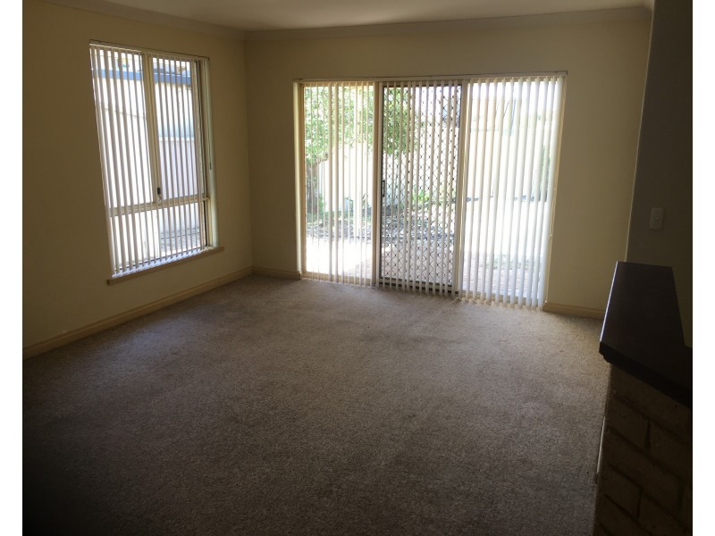 4 Hickory Court, Halls Head WA 6210