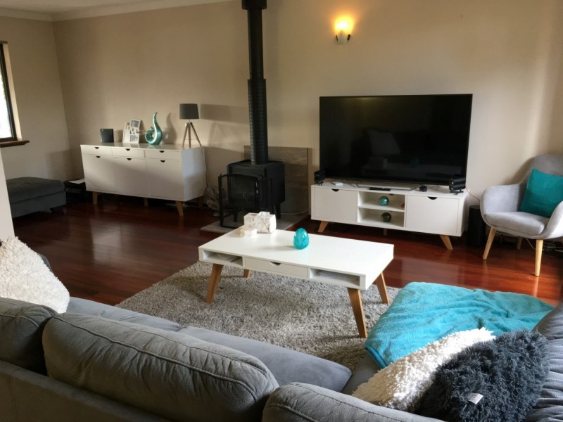 11 Columbia Close, Halls Head WA 6210