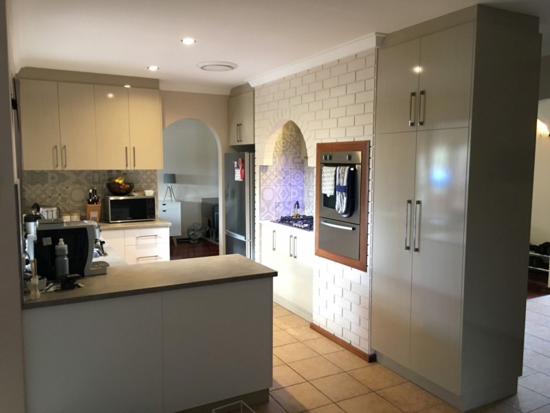 11 Columbia Close, Halls Head WA 6210