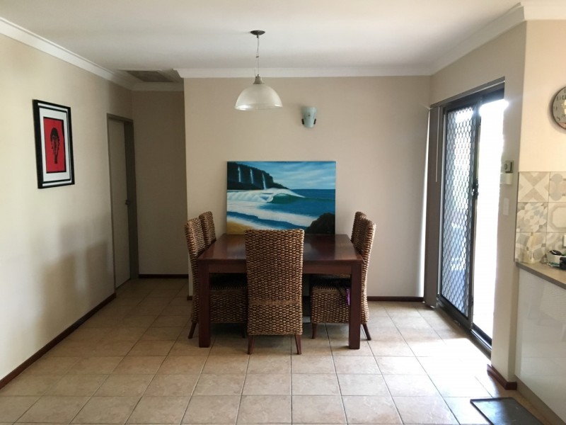 11 Columbia Close, Halls Head WA 6210