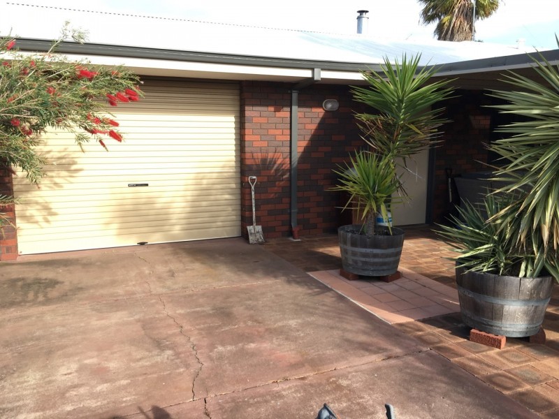 11 Columbia Close, Halls Head WA 6210