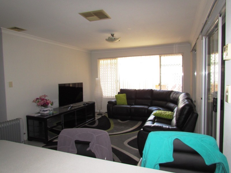 8 Killarney Retreat, Meadow Springs WA 6210