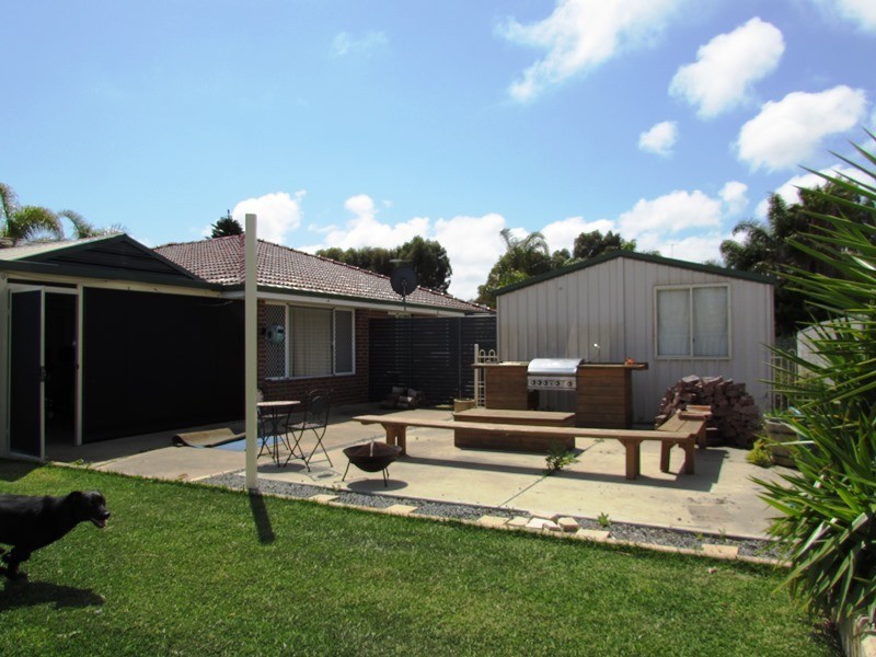 8 Killarney Retreat, Meadow Springs WA 6210