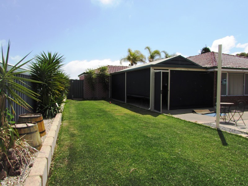 8 Killarney Retreat, Meadow Springs WA 6210