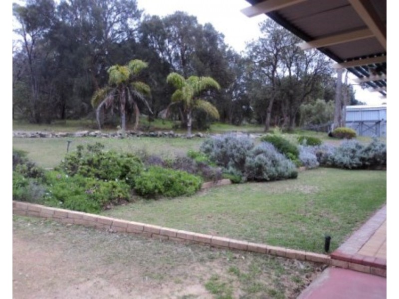 10 Yalgorup Drive, Bouvard WA 6211